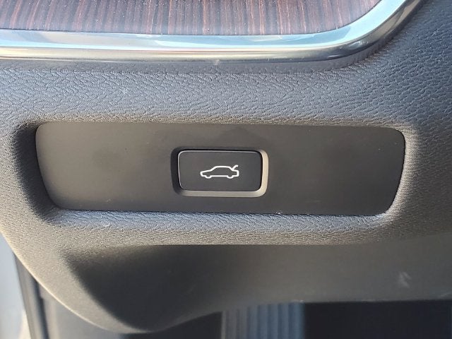 2025 Volvo V60 Cross Country B5 Plus