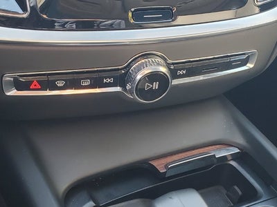2025 Volvo V60 Cross Country B5 Plus