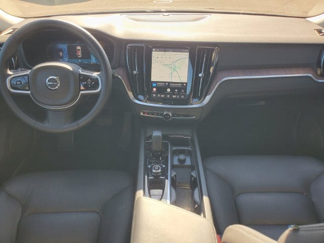 2025 Volvo V60 Cross Country B5 Plus