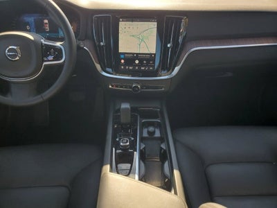 2025 Volvo V60 Cross Country B5 Plus