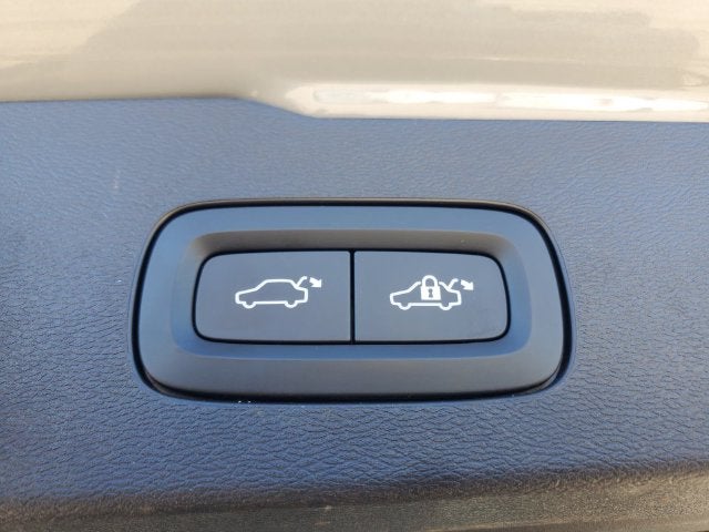 2025 Volvo V60 Cross Country B5 Plus