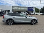 2025 Volvo V60 Cross Country B5 Plus