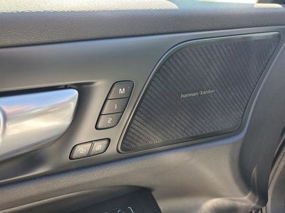 2025 Volvo V60 Cross Country B5 Plus