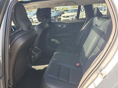 2025 Volvo V60 Cross Country B5 Plus