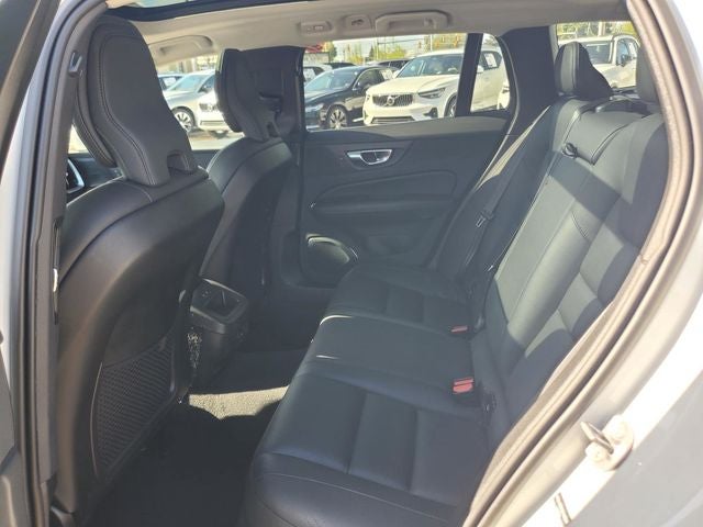2025 Volvo V60 Cross Country B5 Plus