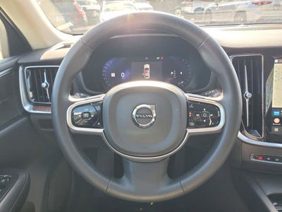 2025 Volvo V60 Cross Country B5 Plus