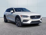 2025 Volvo V60 Cross Country B5 Plus