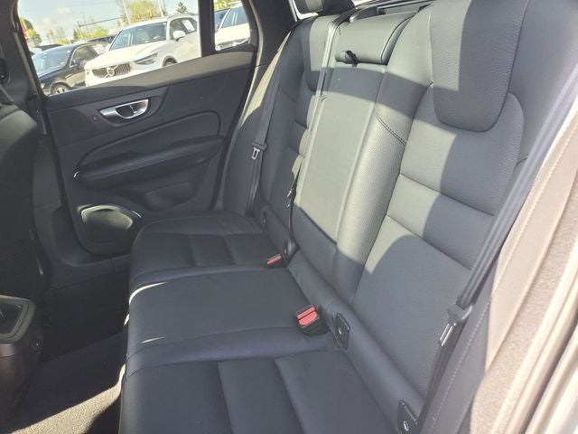 2025 Volvo V60 Cross Country B5 Plus
