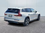 2025 Volvo V60 Cross Country B5 Plus