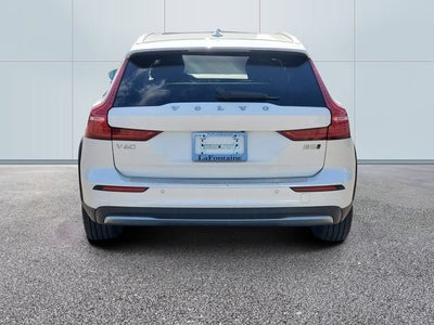 2025 Volvo V60 Cross Country B5 Plus