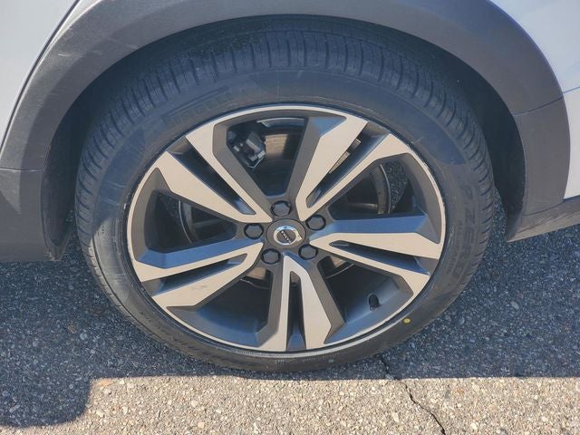 2025 Volvo V60 Cross Country B5 Plus