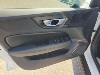 2025 Volvo V60 Cross Country B5 Plus