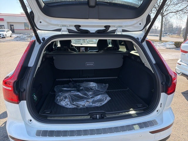 2025 Volvo V60 Cross Country B5 Ultra