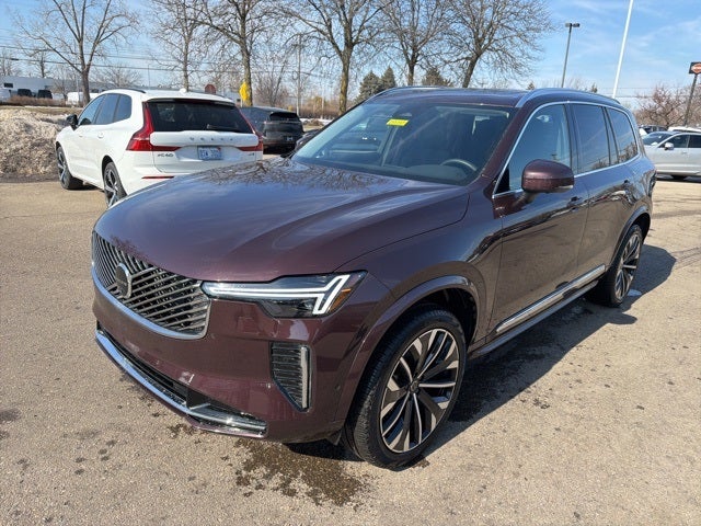 2025 Volvo XC90 B5 Plus 2025.5