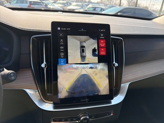 2025 Volvo XC90 B5 Plus 2025.5