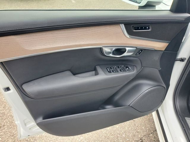 2025 Volvo XC90 B5 Plus 2025.5