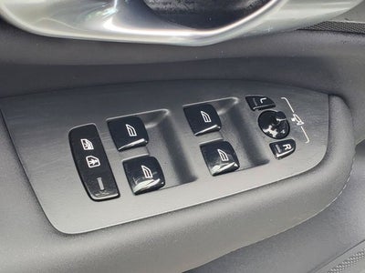 2025 Volvo XC90 B5 Plus 2025.5