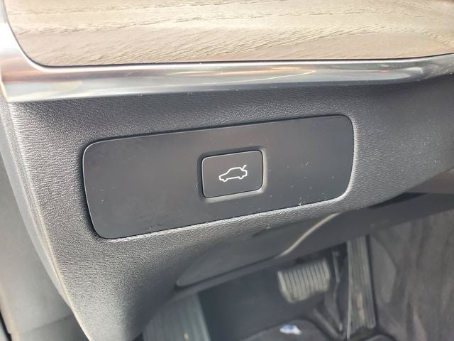 2025 Volvo XC90 B5 Plus 2025.5