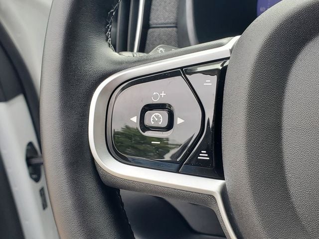 2025 Volvo XC90 B5 Plus 2025.5