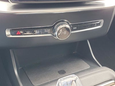 2025 Volvo XC90 B5 Plus 2025.5