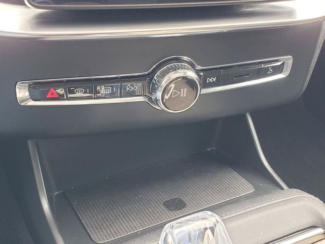 2025 Volvo XC90 B5 Plus 2025.5