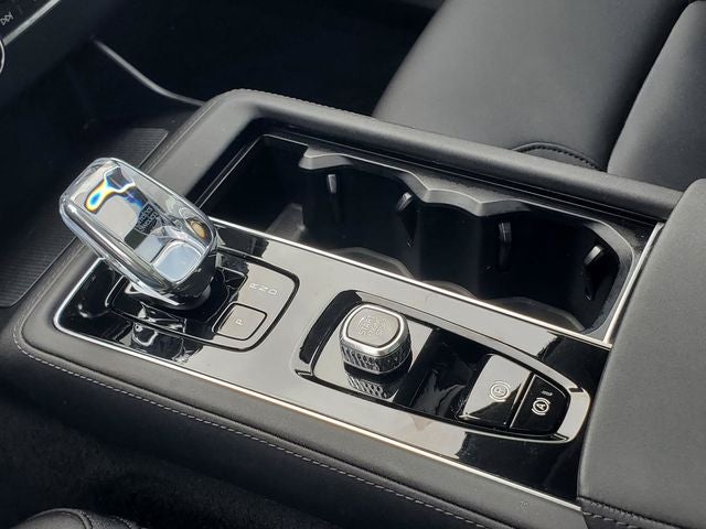 2025 Volvo XC90 B5 Plus 2025.5