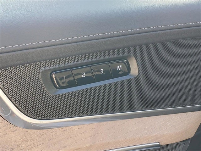 2025 Volvo XC90 B5 Plus 2025.5