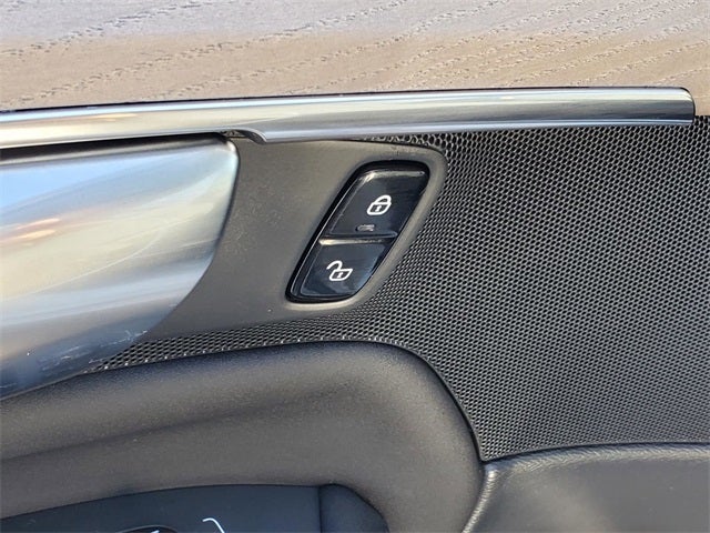 2025 Volvo XC90 B5 Plus 2025.5