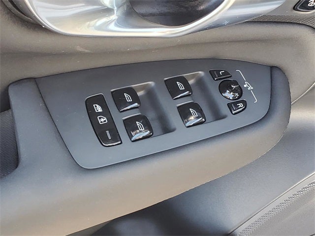 2025 Volvo XC90 B5 Plus 2025.5