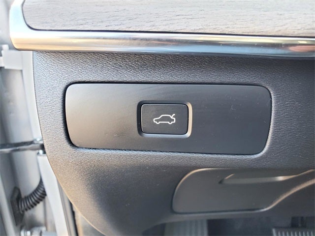 2025 Volvo XC90 B5 Plus 2025.5