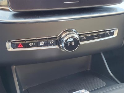 2025 Volvo XC90 B5 Plus 2025.5