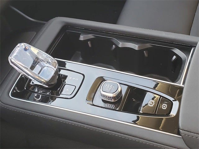 2025 Volvo XC90 B5 Plus 2025.5