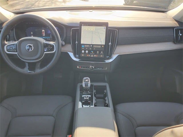 2025 Volvo XC90 B5 Plus 2025.5