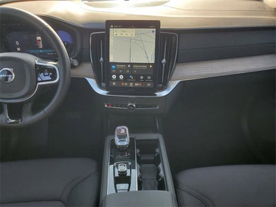 2025 Volvo XC90 B5 Plus 2025.5