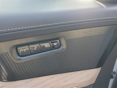 2025 Volvo XC90 B5 Plus 2025.5