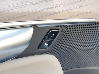 2025 Volvo XC90 B5 Plus 2025.5