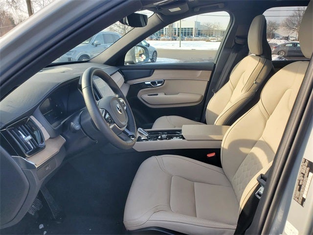 2025 Volvo XC90 B5 Plus 2025.5