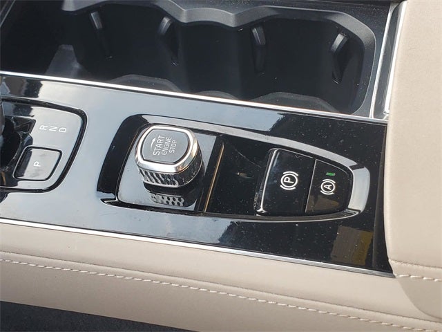 2025 Volvo XC90 B5 Plus 2025.5