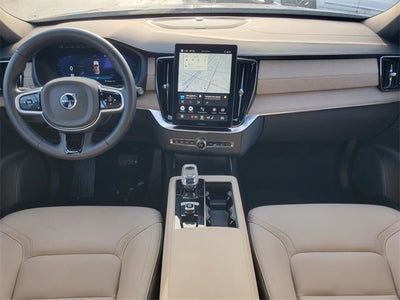 2025 Volvo XC90 B5 Plus 2025.5