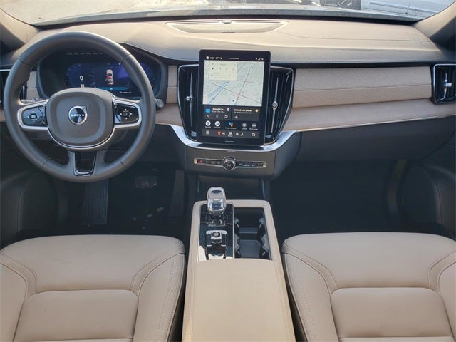 2025 Volvo XC90 B5 Plus 2025.5