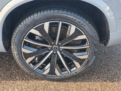 2025 Volvo XC90 B5 Plus 2025.5