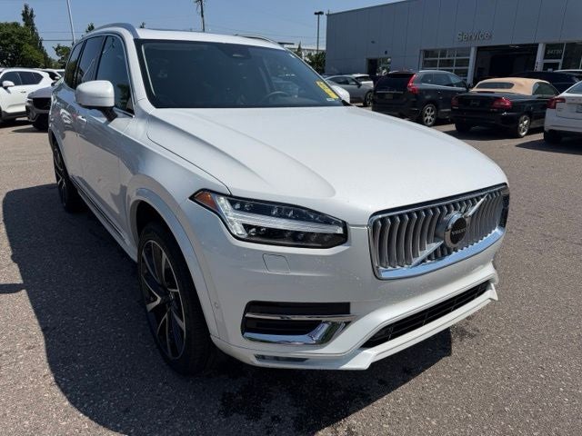 2025 Volvo XC90 B5 Plus