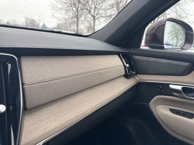 2026 Volvo XC90 B5 Plus