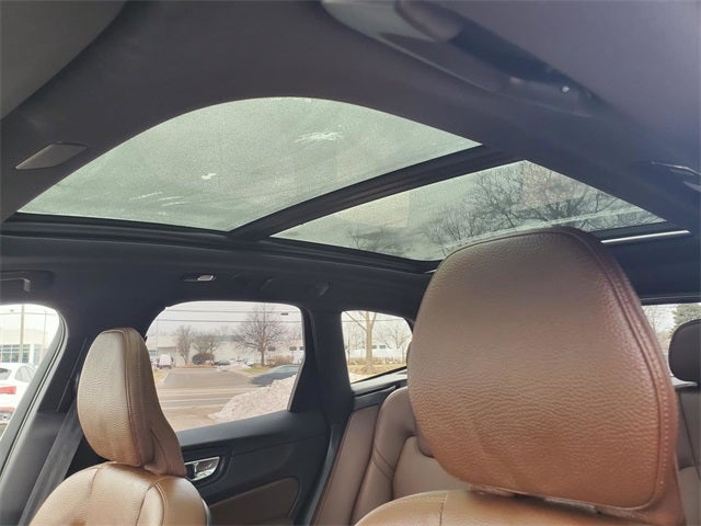 2025 Volvo XC60 B5 Plus