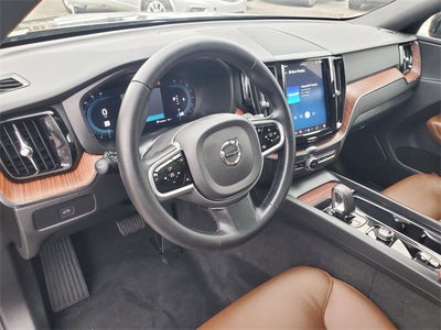 2025 Volvo XC60 B5 Plus