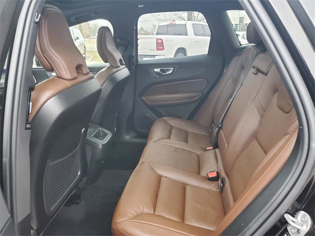 2025 Volvo XC60 B5 Plus