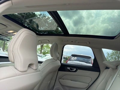 2025 Volvo XC60 B5 Plus