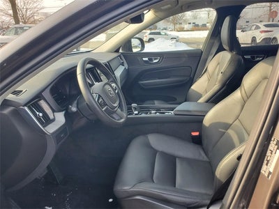 2025 Volvo XC60 B5 Plus