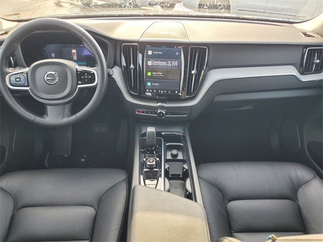 2025 Volvo XC60 B5 Plus