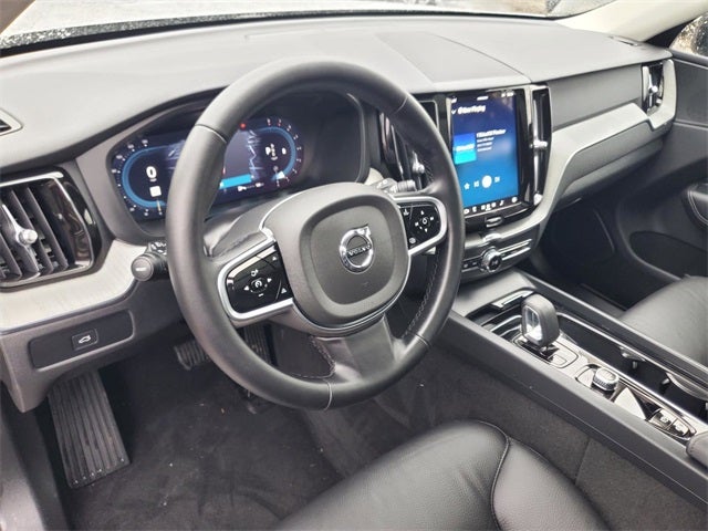 2025 Volvo XC60 B5 Plus